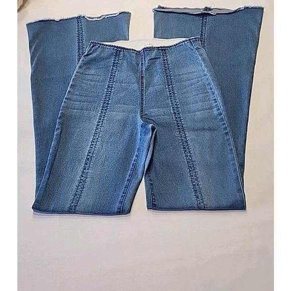 Love Fire Pull-on Flared Jeans,szM, EUC - Picture 1 of 15